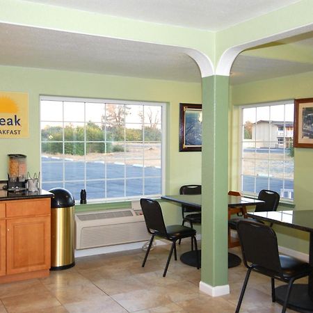 Days Inn By Wyndham Oroville Bagian luar foto