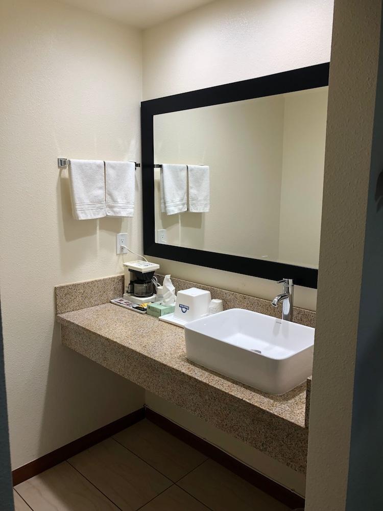 Days Inn By Wyndham Oroville Bagian luar foto