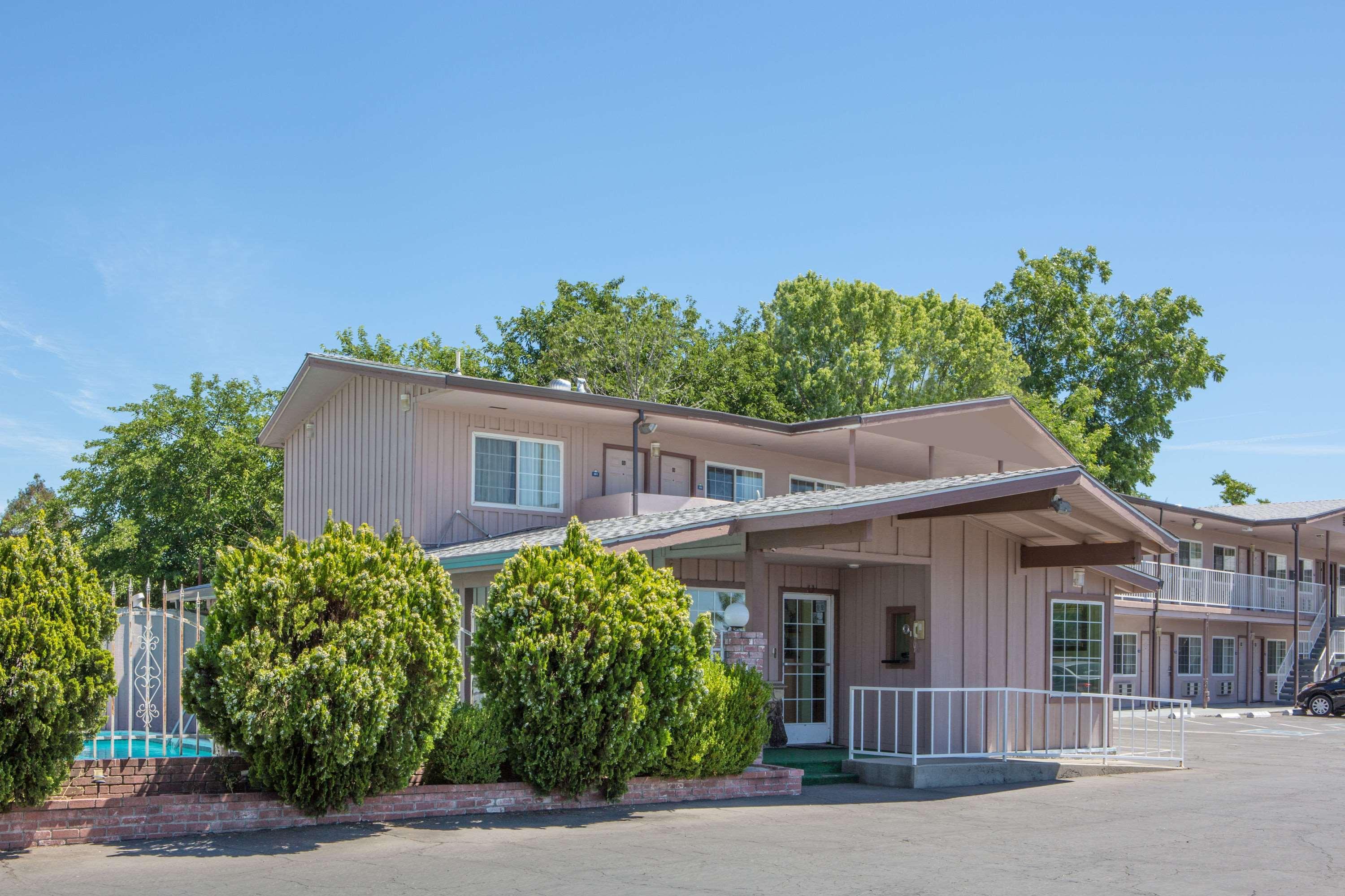 Days Inn By Wyndham Oroville Bagian luar foto