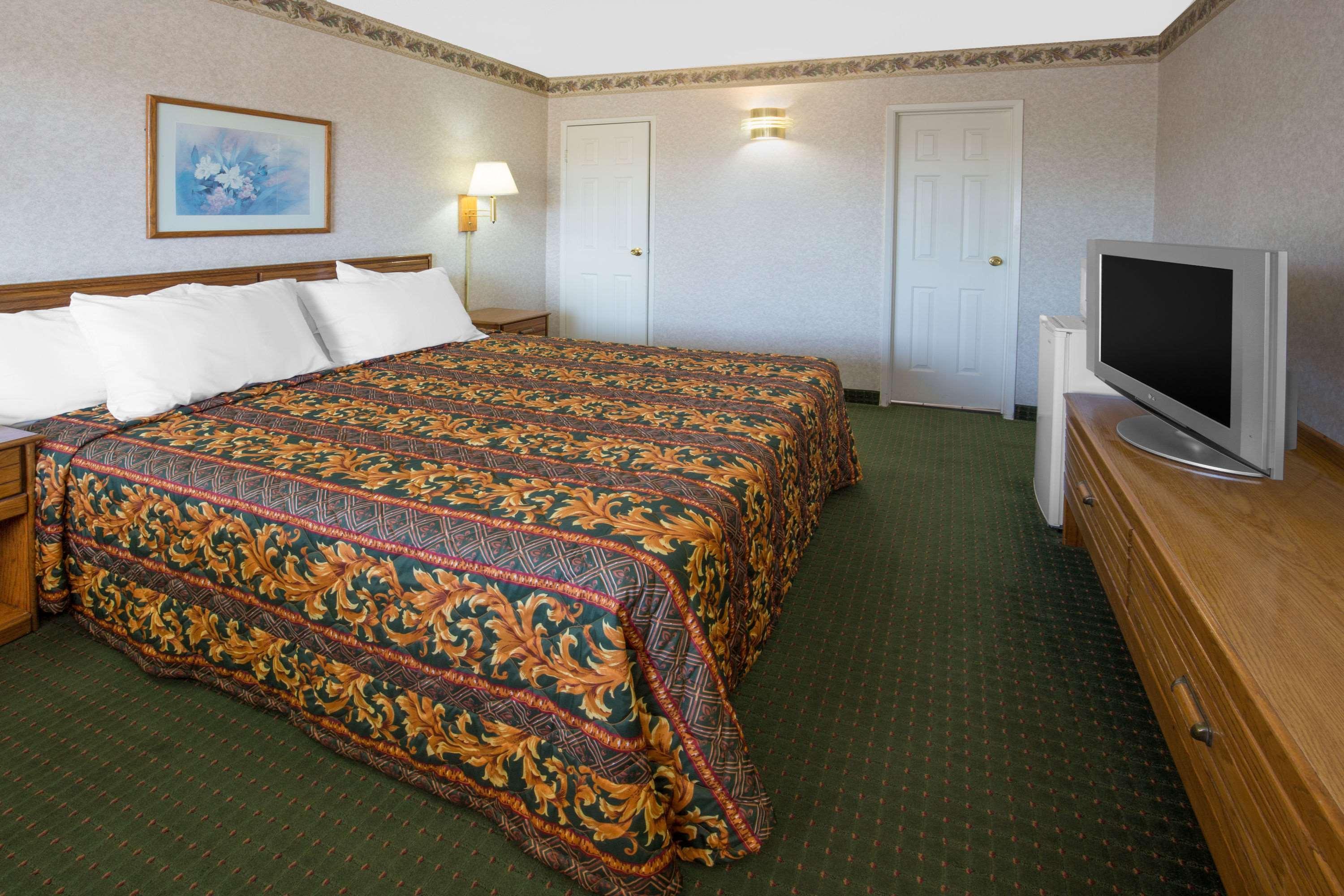 Days Inn By Wyndham Oroville Bagian luar foto